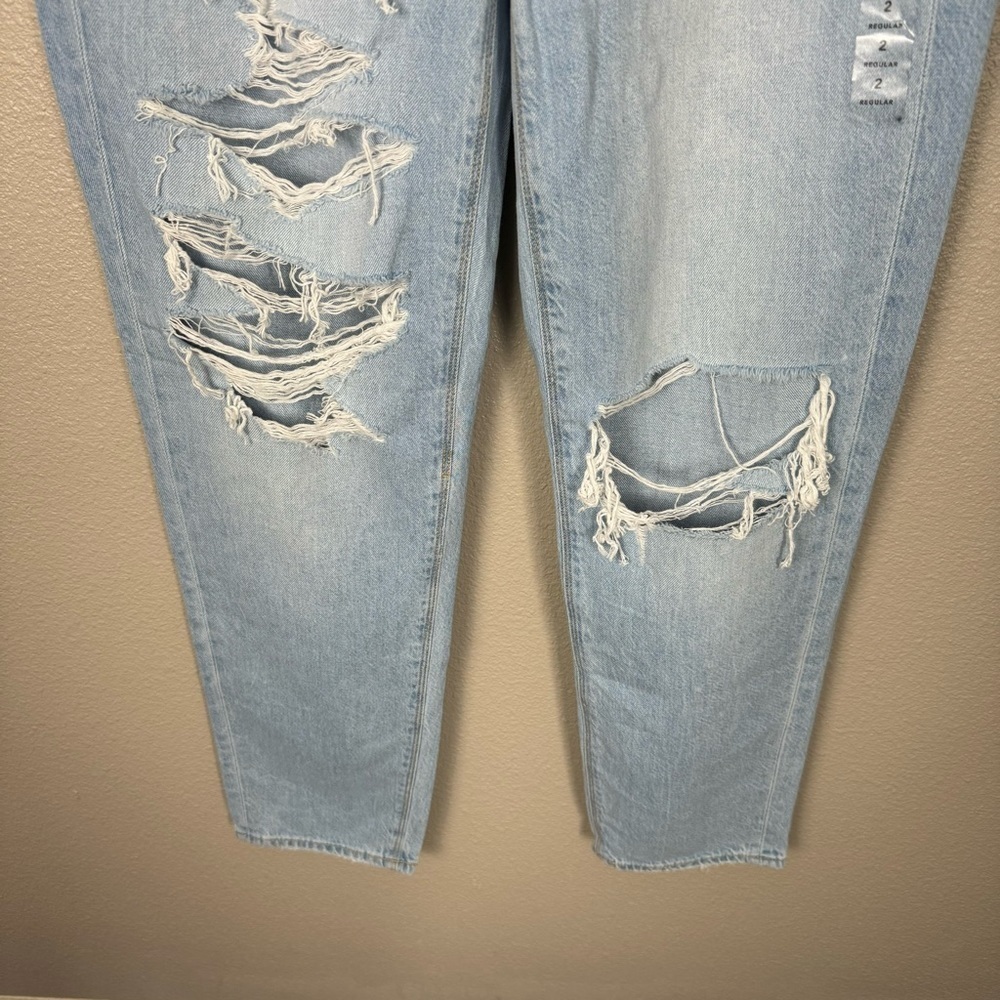 American Eagle NWT Women’s Distressed High-Rise Mom Straight Jeans - Picture 4 of 11